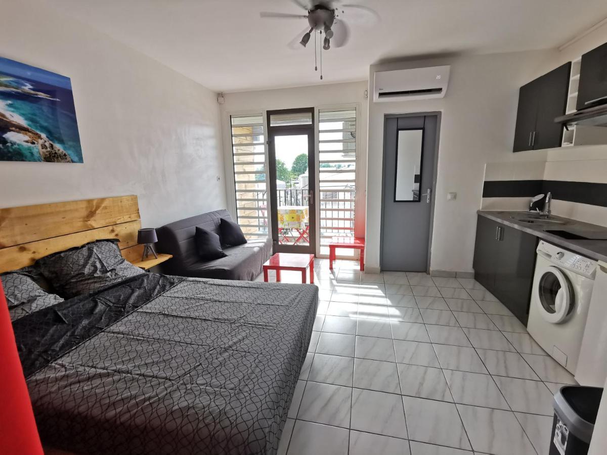Appartement Vue Mer Et Montagne A 100M De La Plage Le Gosier  Exteriör bild